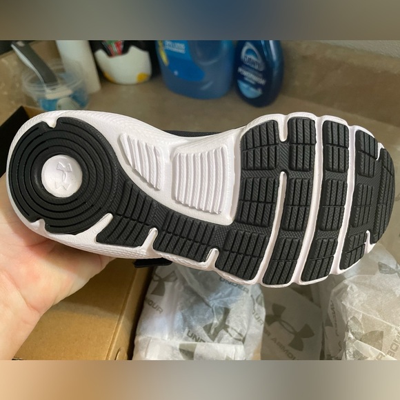 Kids/Youth size 12 wide, Under Armor BPS Assert, black & white, never worn NWT - Picture 4 of 6